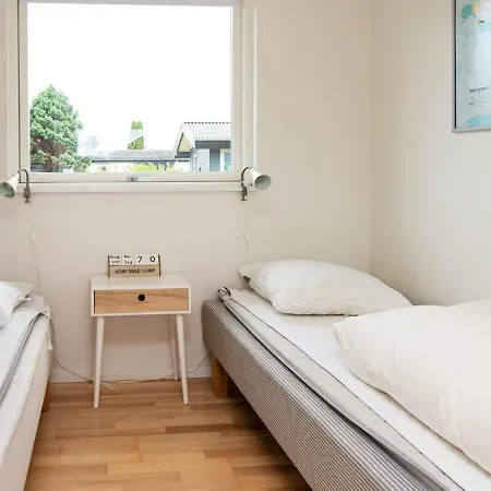 6 Person Holiday In